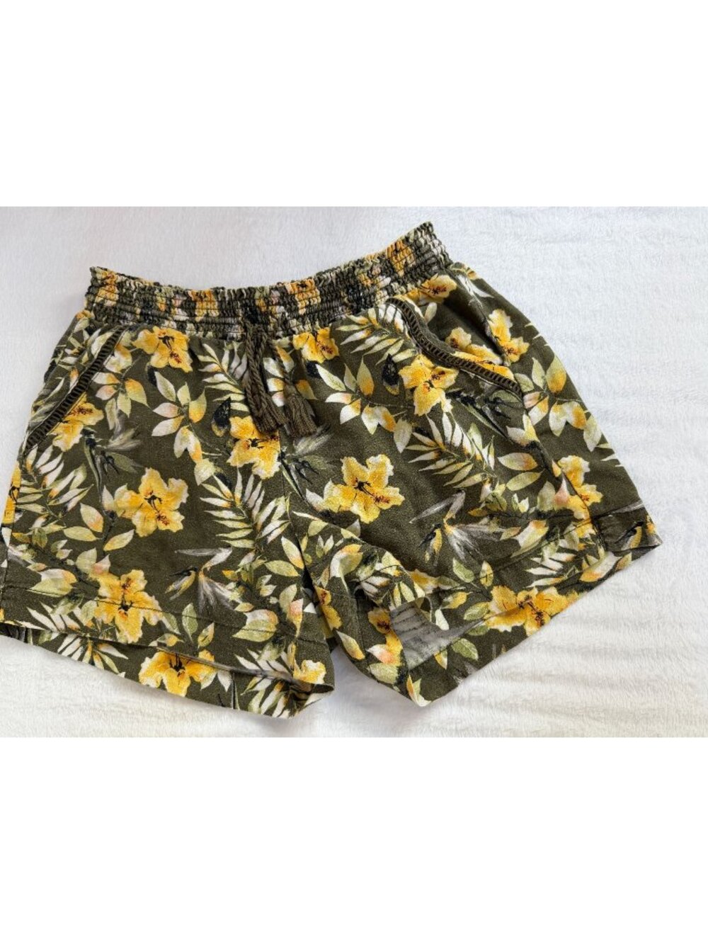 Briggs Womens Linen Blend Shorts Olive Green Floral Smocked Drawstring Large